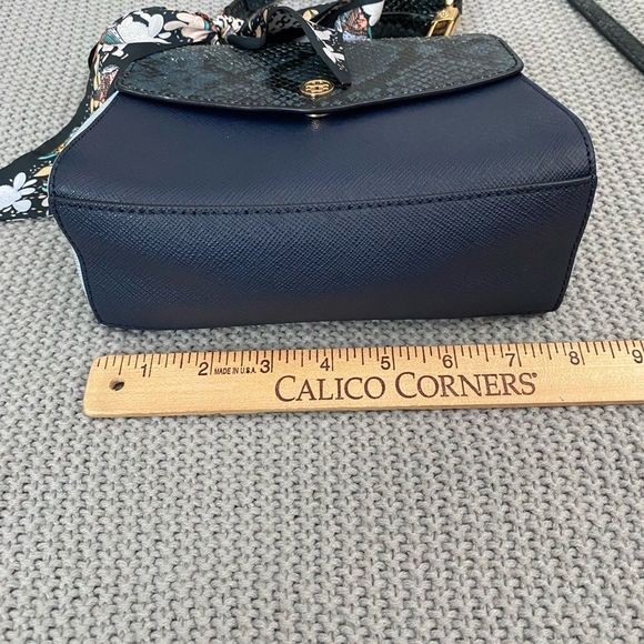 Tory Burch Robinson Mixed Media Crossbody Bag - Picture 5 of 13